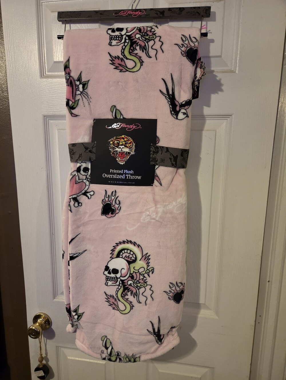 Ed Hardy NWT Pink Plush Throw 60×70